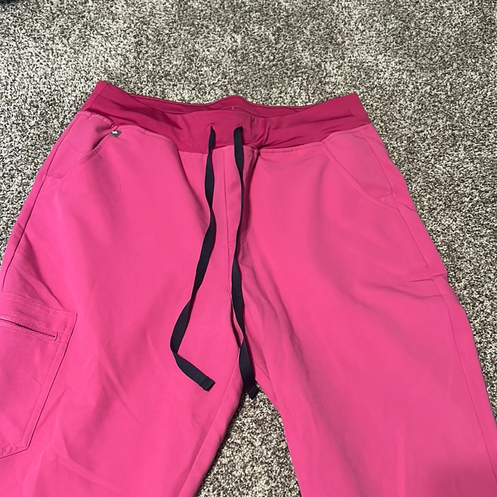 Women’s pink Figs scrub pants
